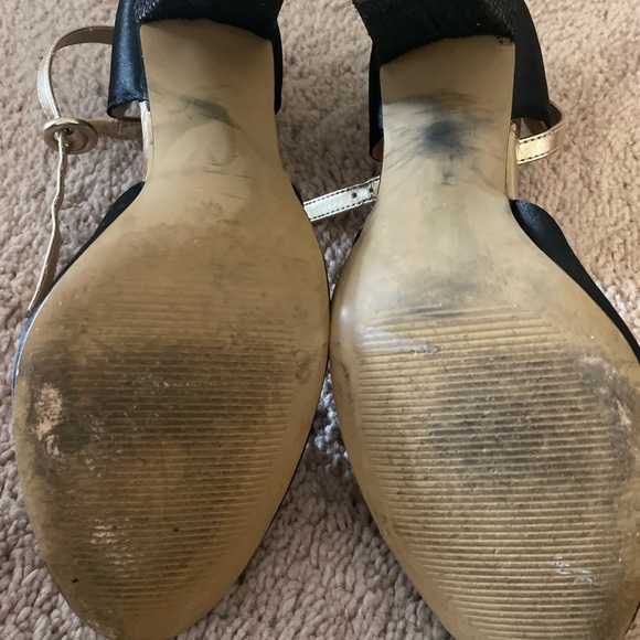 Black and gold - Picture 5 of 7